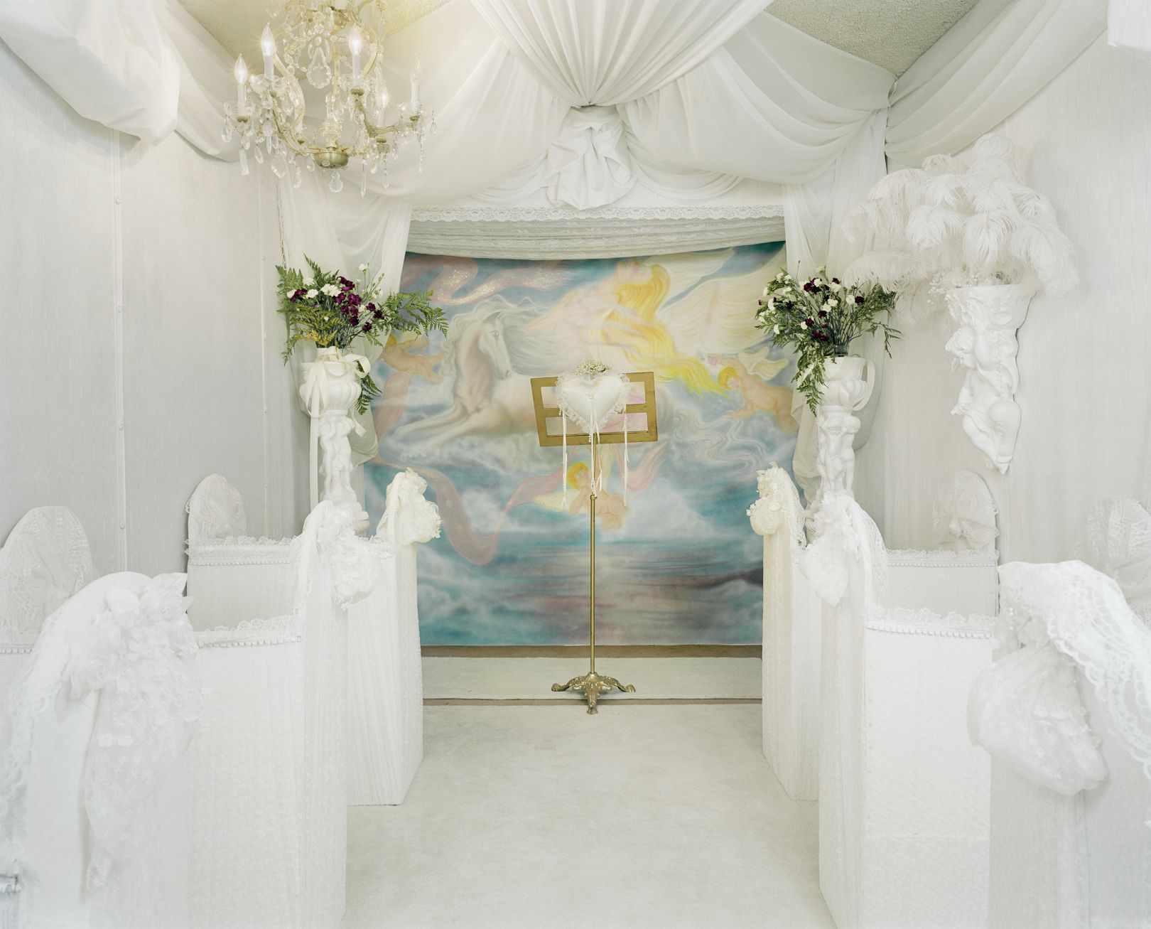 Фотографии Джейн Хилтон незанятых свадебных часовен в Лас-Вегасе в 90-е годы